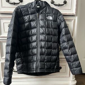 Gently worn boys North face thermoball  zip up with hood size 14/16